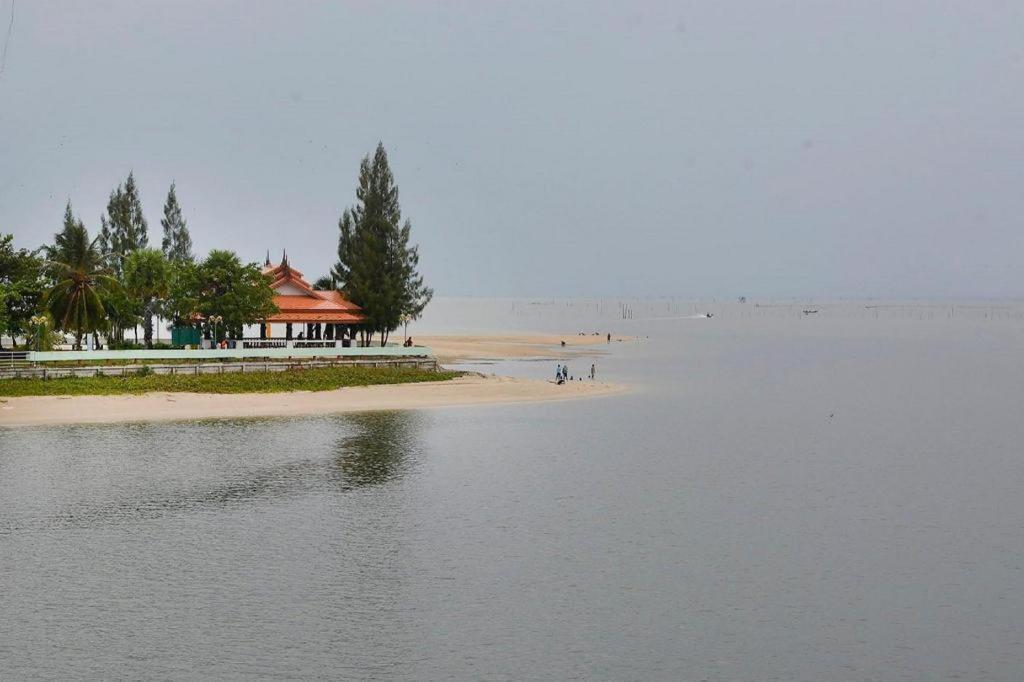 Oyo 441 Grand Thara Hotel Surat Thani Eksteriør billede