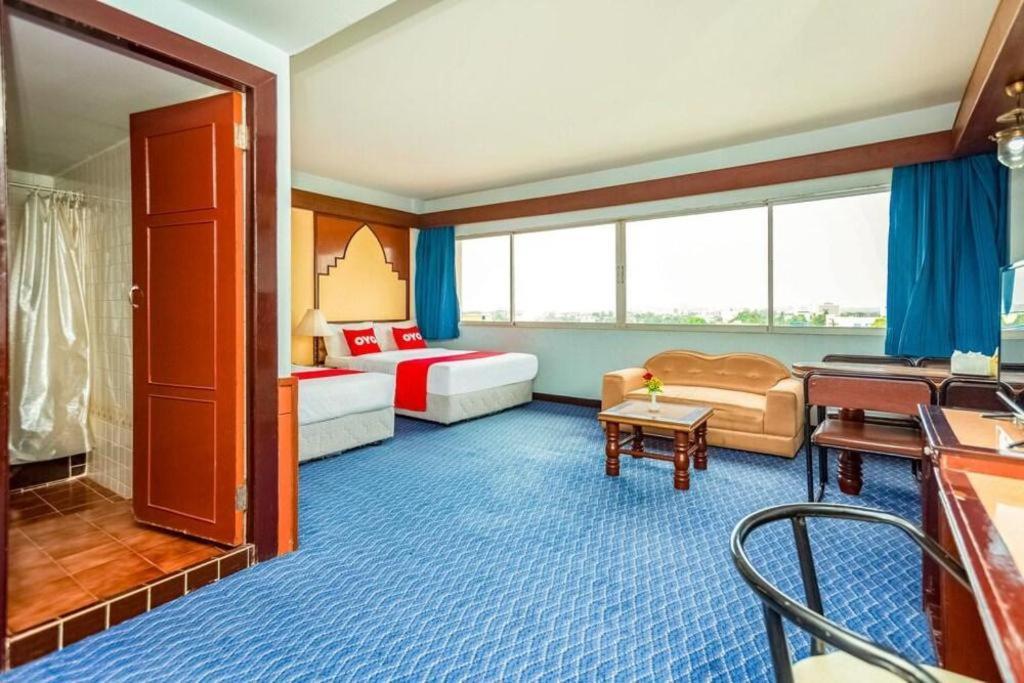Oyo 441 Grand Thara Hotel Surat Thani Eksteriør billede