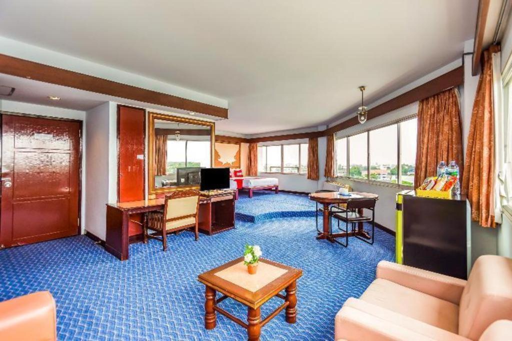 Oyo 441 Grand Thara Hotel Surat Thani Eksteriør billede